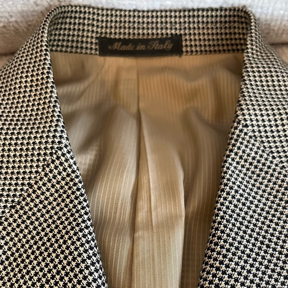 Pal Zileri  gold tone sport coat made in Italy.